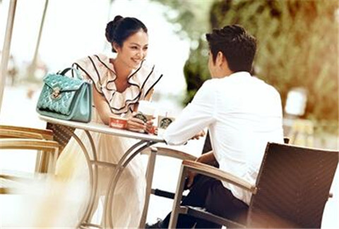 第一次约会怎么不尴尬?3个技巧助你打破僵局 第一次约会怎么不尴尬?3个技巧助你打破僵局第2张